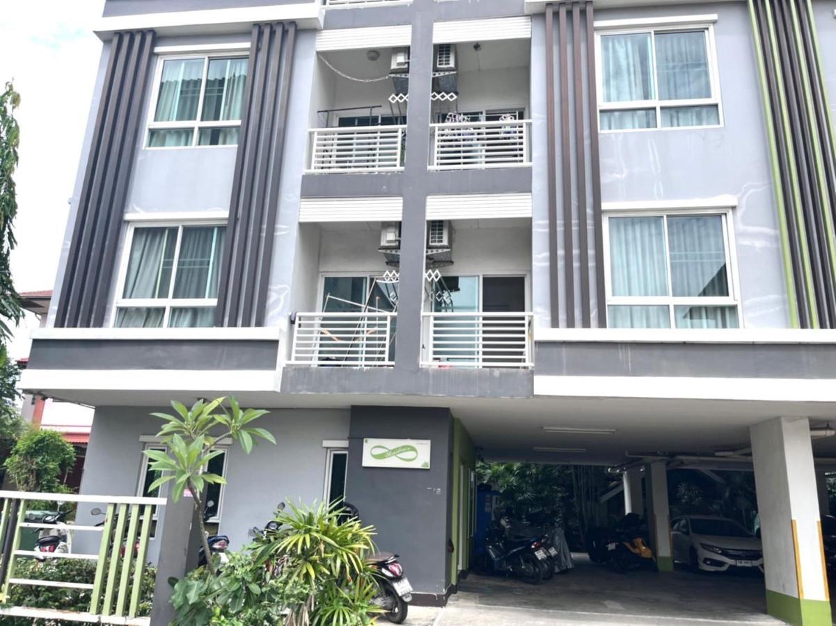 8 Residence Bangkok Buitenkant foto