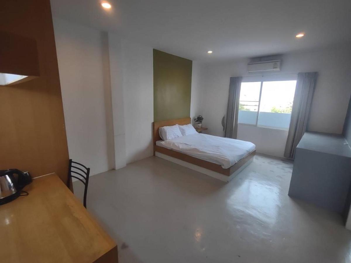 8 Residence Bangkok Buitenkant foto